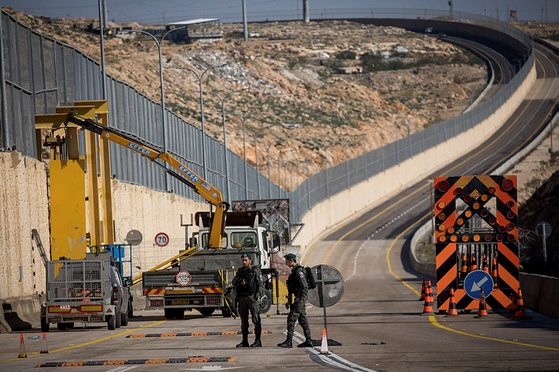 Road separating Israelis and Palestinians