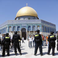 Israeli riot police on the Temple Mount. (Sliman Khader/Flash 90)