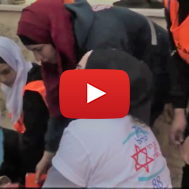 Arab volunteers train to save lives. (screenshot)