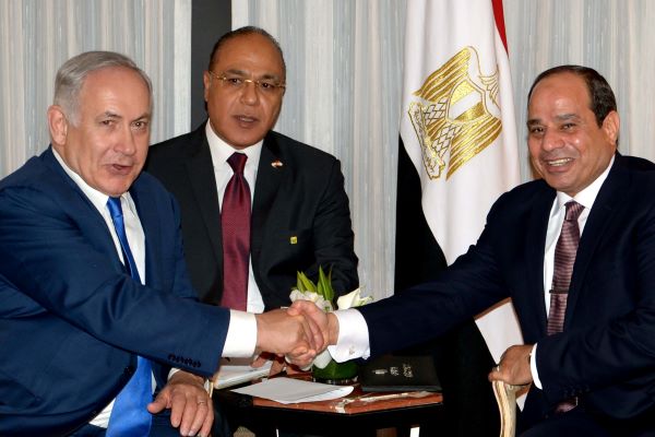 Prime Minister Benjamin Netanyahu meets with Egyptian President Abdel Fattah al-Sisi. (Avi Ohayon/GPO)