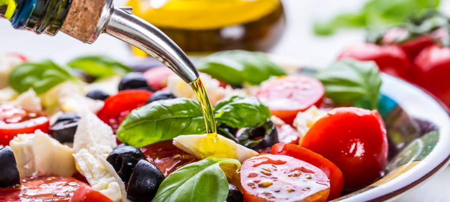 A healthful Mediterranean salad. (Shutterstock)