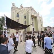Dedication of Torah scroll at restored synagogue in Ukraine