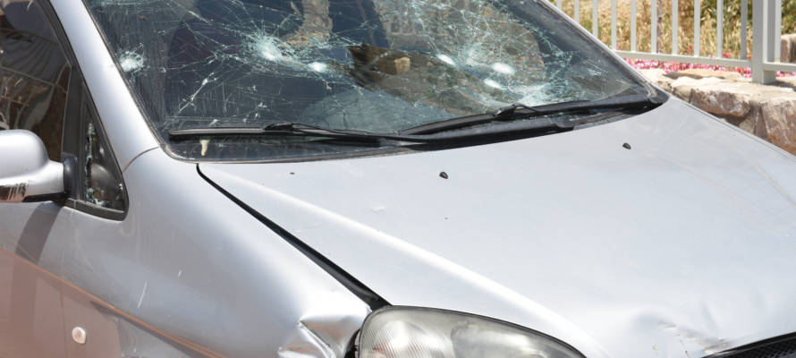 broken car windshield
