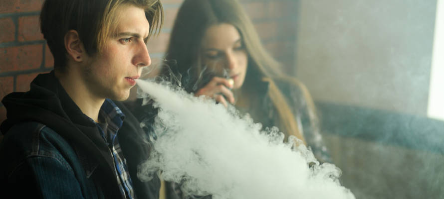 Vaping (Shutterstock)