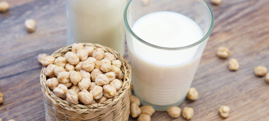 Chickpea milk (Shutterstock)