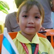 5 year old girl in Philippines dresses as Miss Israel