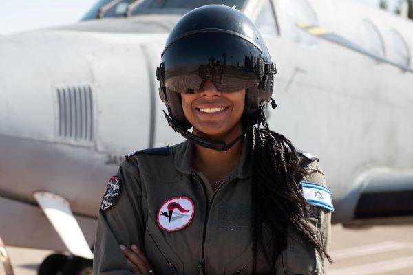 Air Force pilot graduate, Lt. T.