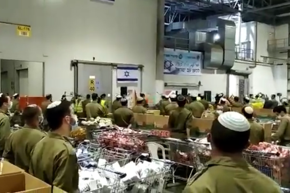 IDF soldiers honor Holocaust victims