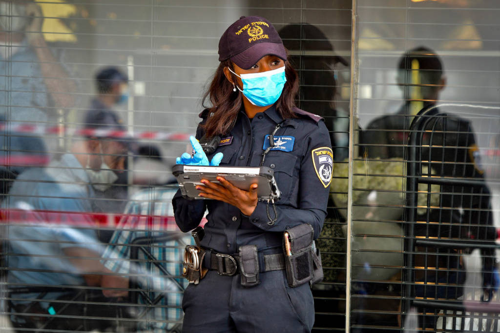 Israeli policewoman during the coronavirus pandemic
