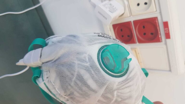 Reusable face mask