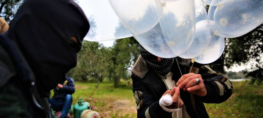 Terrorists prepare arson balloons