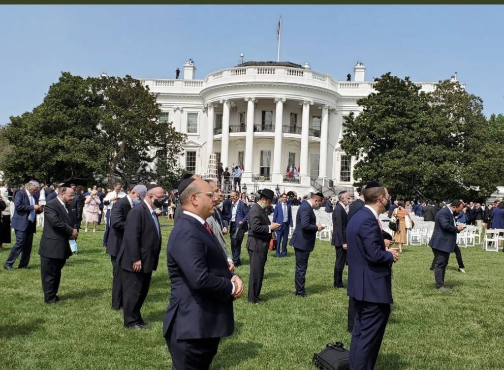 mincha white house