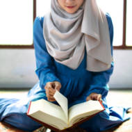 Arab studying