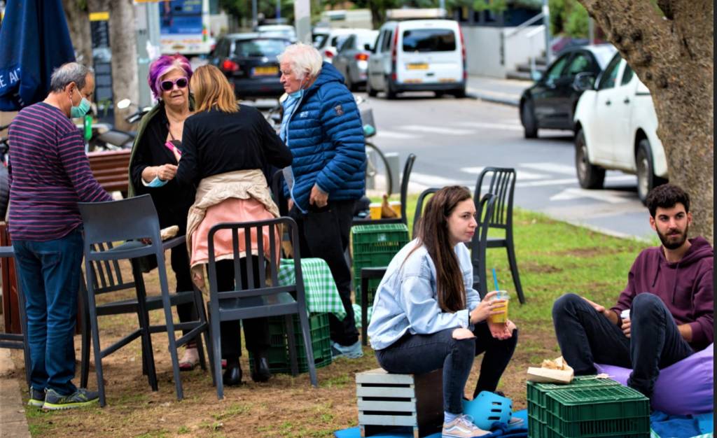 Israelis in Tel Aviv