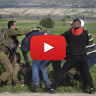 Soldados israelíes durante una protesta beduina.