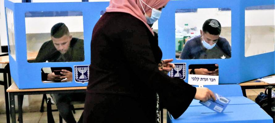 Israelis cast their ballots