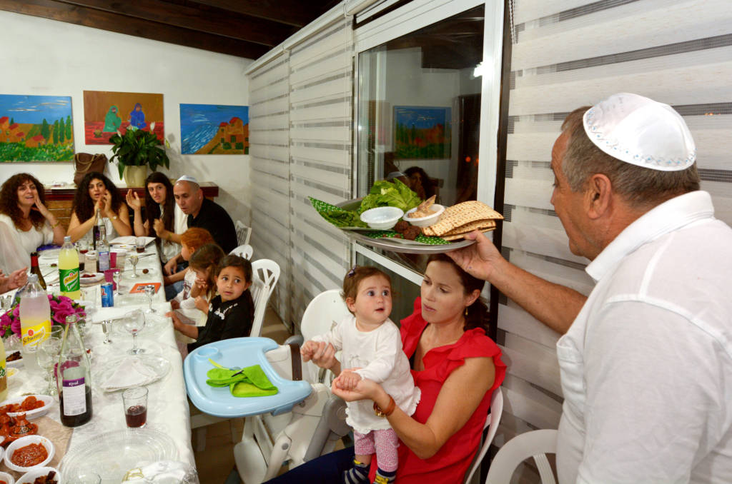 passover seder family