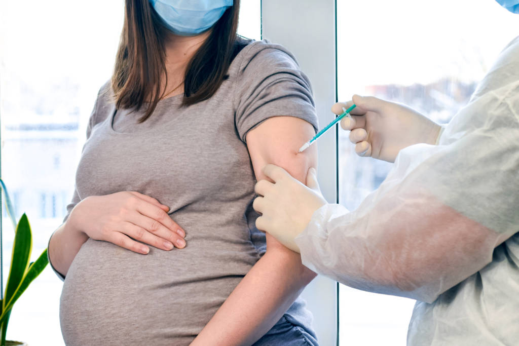 Pregnant woman receives vaccine