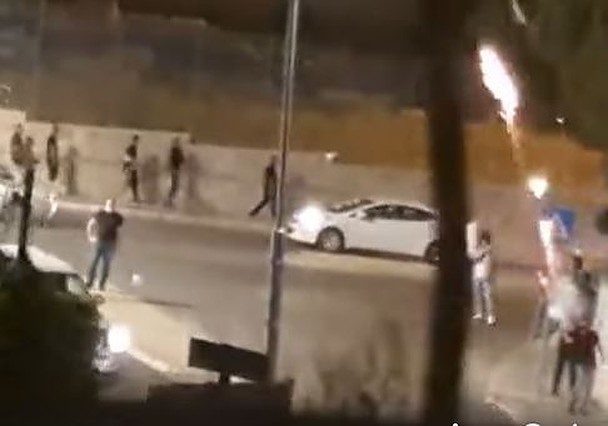 Arabs attack Jewish homes in Ma'ale Ha'Zeitim, Jerusalem