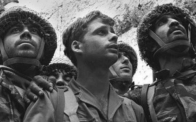 Liberation Temple Mount 1967 paratroopers