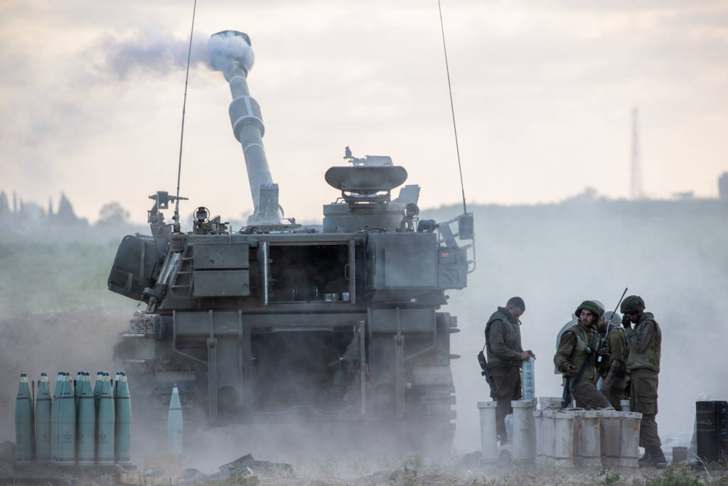 IDF Artillery Corps firing into Gaza