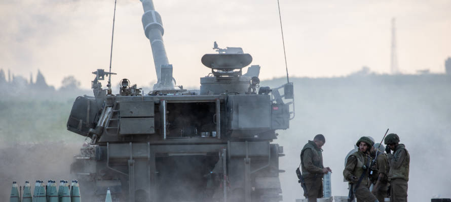 IDF Artillery Corps firing into Gaza