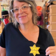 Gigi Gaskins promotes her ‘not vaccinated’ patches mocking the Nazi 'Judenstern.'