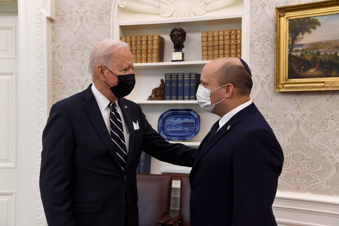 President Joe Biden (L) and PM Naftali Bennett