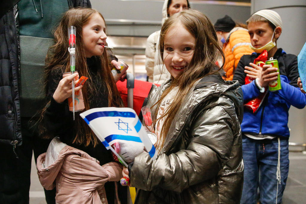 Rescue flight from Ukraine lands in Israel