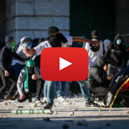 Palestinians stone Israelis
