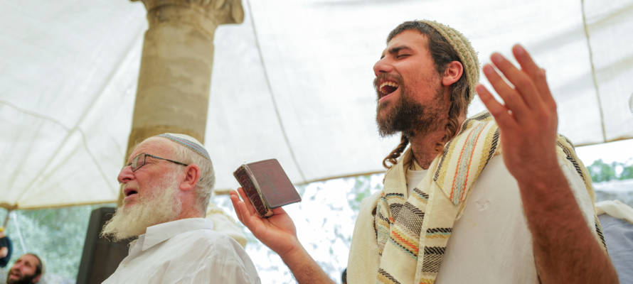 Israelis pray