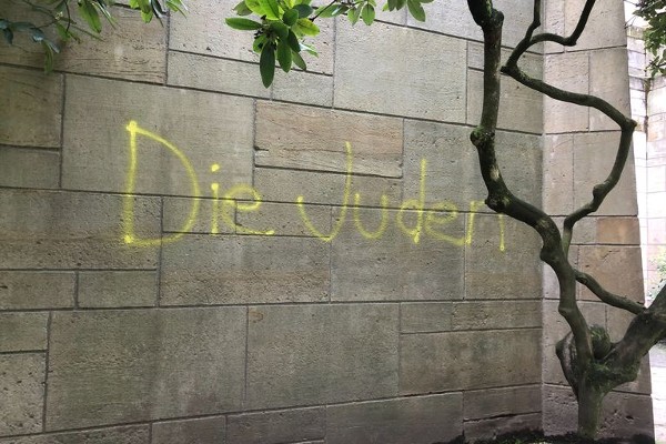 antisemitic graffiti