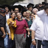 Palestinians axe attack