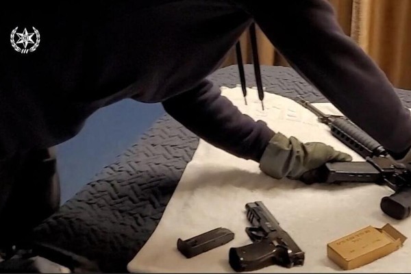 guns