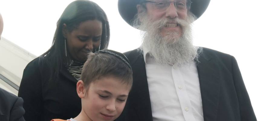 Ukrainian orphans arrive in Israel