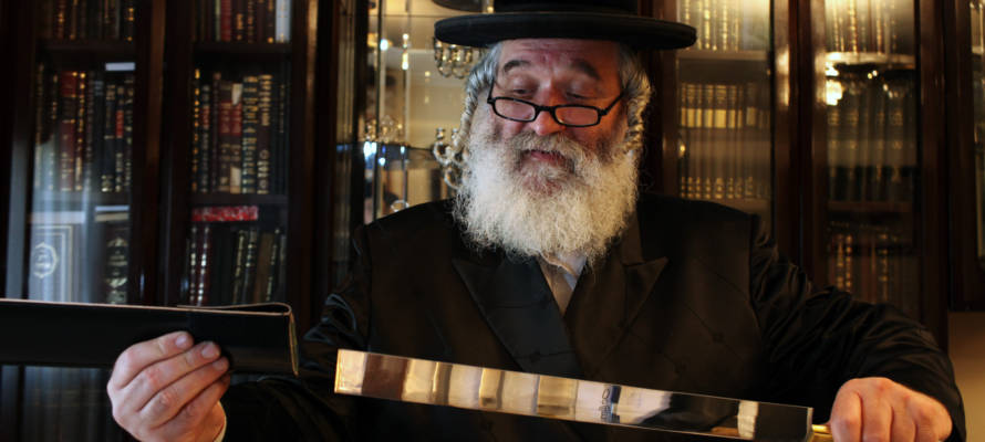 Rabbi Yitzchak Eliezer Yakav, the chief slaughterer from the Chief Rabbinate of Israel