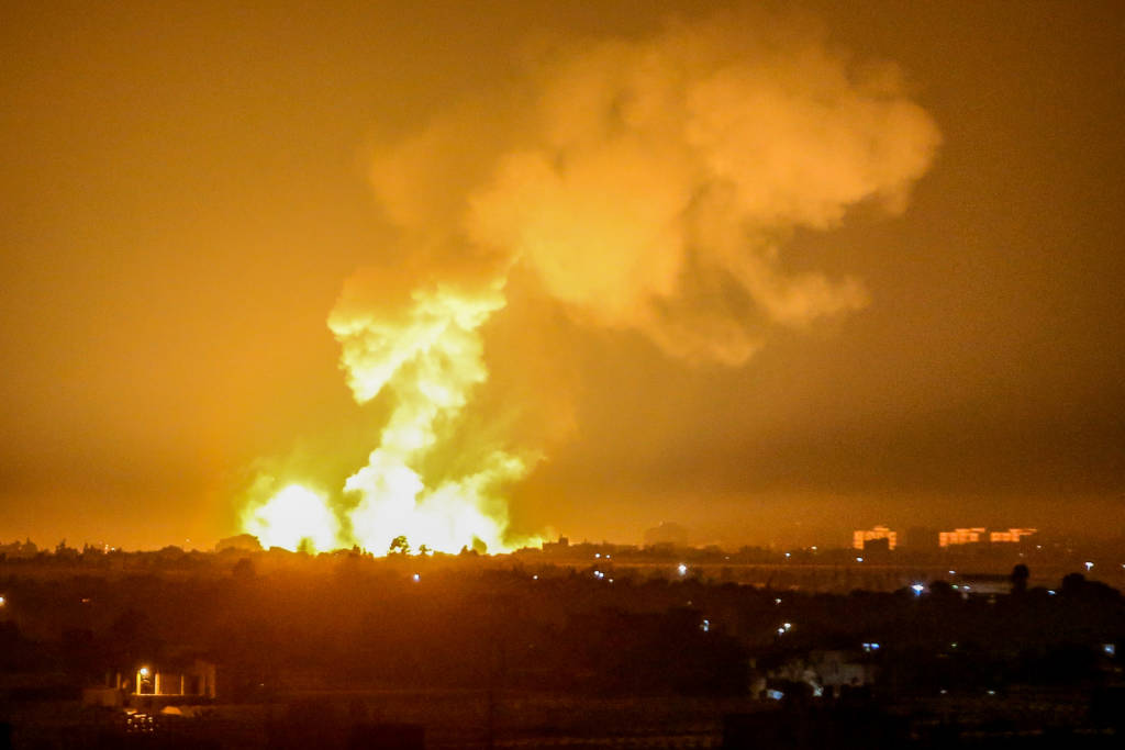Israeli airstrikes in Khan Yunis