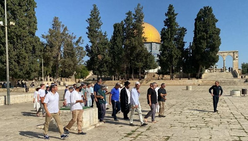 Jewish worshipers on the Temple Mount