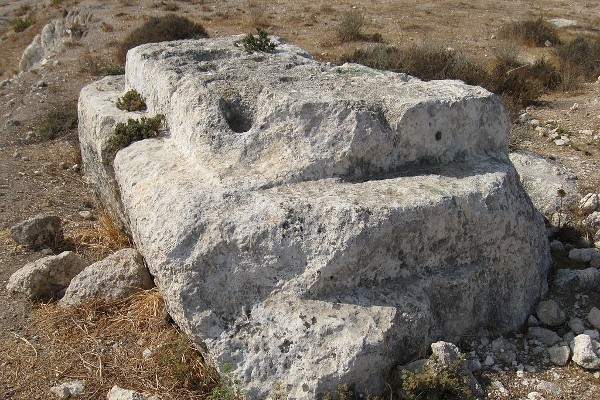 Manoah's altar
