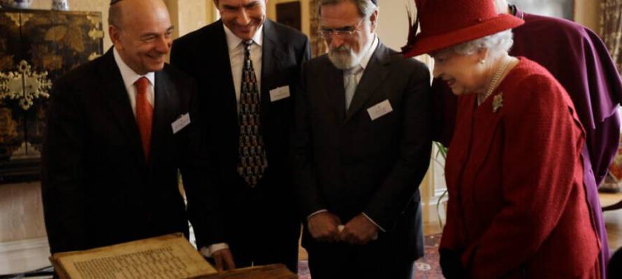 queen elizabeth rabbi sacks