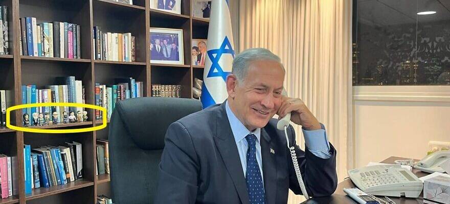 Netanyahu figurines