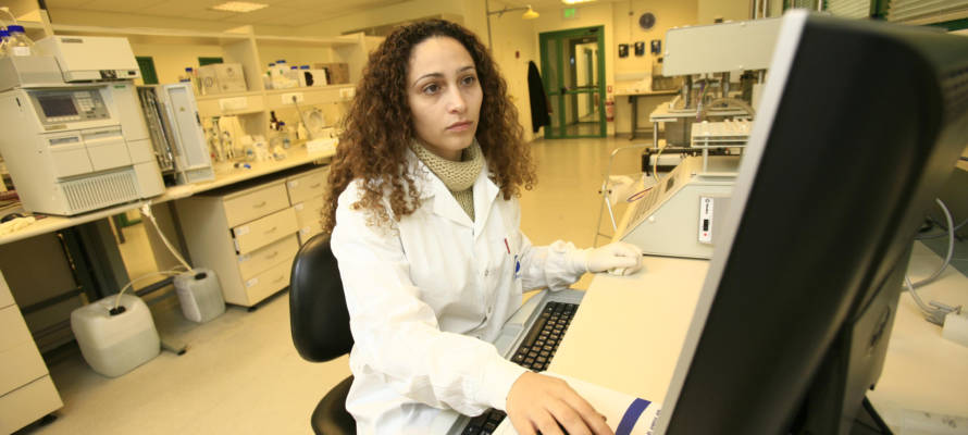 A lab technician in Israel
