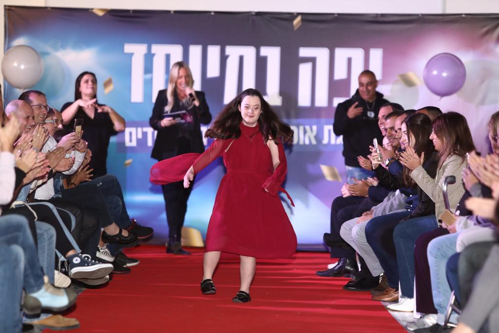 Israelis with disabilities participate in a fashion show