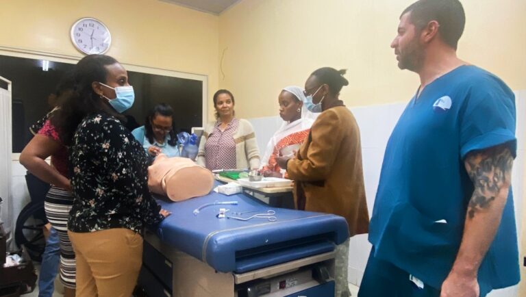 The workshop includes a series of lectures, simulations and trauma scenario drills