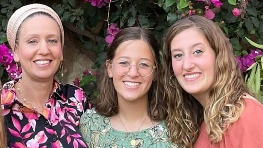 Lucy Dee and daughters Rina and Maya