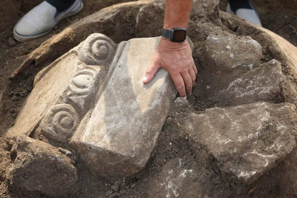 Remains unearthed of a synagogue that was part of the ancient Greek city of Phanagoria.