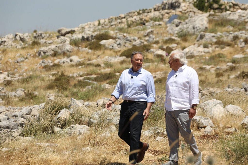 Former U.S. Secretary of State Mike Pompeo (left) and former U.S. Ambassador to Israel in Judea and Samaria.