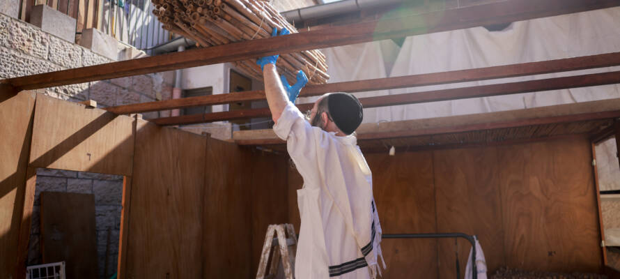 Building a Sukkah