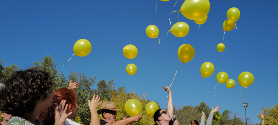 yellow baloons hostages