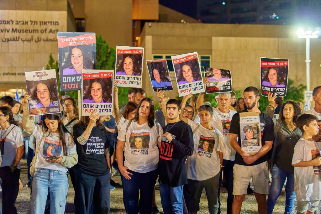 Hostages protest